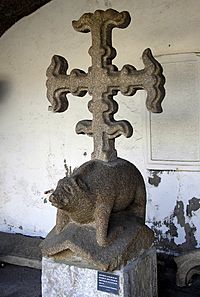 Archivo:Acroteira da igrexa do mosteiro de Santa Catalina (Montefaro)