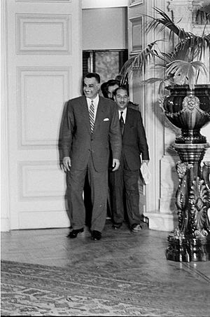 Archivo:Al Bakr and Abdel Nasser 1963
