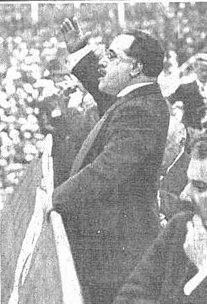 Archivo:Andrés Ovejero. Los oradores, perorando, de Campúa, Mundo Gráfico, 30 de mayo de 1917 (cropped)