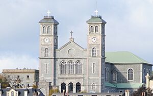 Archivo:Basilica 2 (10273835215cropped