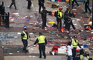 Archivo:Boston Marathon explosions (8652971845)