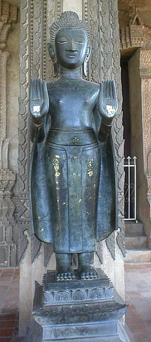 Archivo:Bouddha Abhaya-Mudra