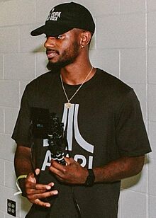 Bryson Tiller August 2018 (cropped).jpg
