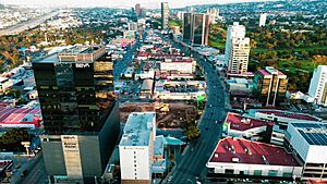 Archivo:Bulevar Agua Caliente Urbaner44