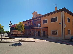 Archivo:Casa consistorial de Escalona del Prado