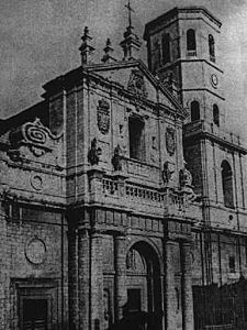 Archivo:Catedral Valladolid antes 1923