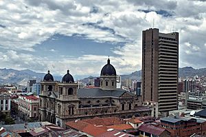 Archivo:Catedral de la ciudad de La Paz