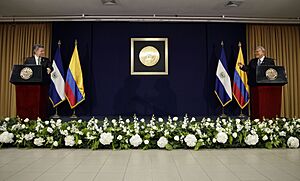 Archivo:Declaración conjunta presidentes Colombia y El Salvador (26192205071)