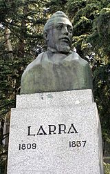 Archivo:Estatua de Larra en Madrid