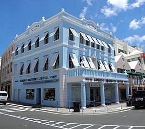 Archivo:Gosling Brothers Ltd building -- Hamilton, Bermuda -- 2014-06-19