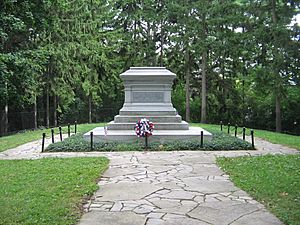 Archivo:Hayes grave at Spiegel Grove