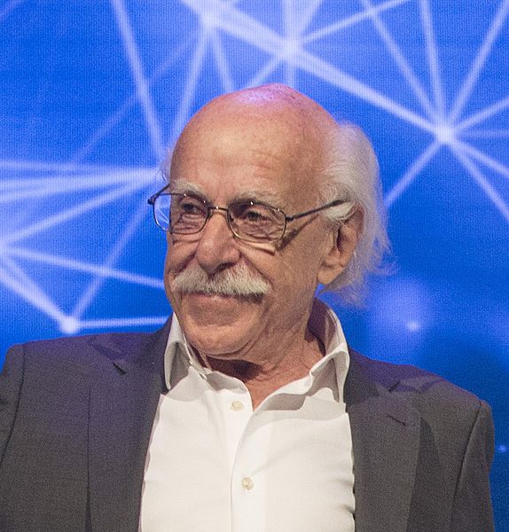 Hugo Kogan en los Premios a la trayectoria FNA 2018 (cropped)