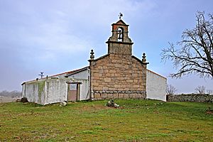 Archivo:Iglesia de Pedernal (Espadaña)