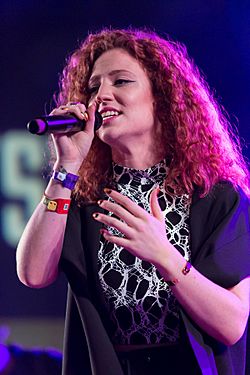 Jess Glynne (17579099972).jpg