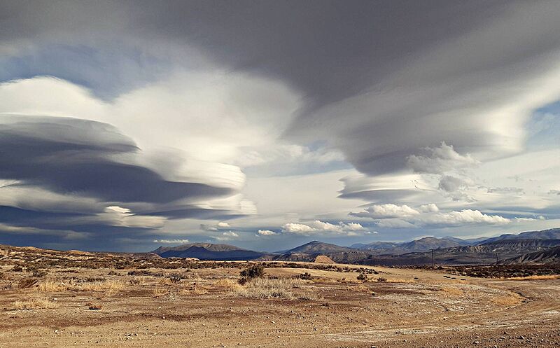 Nubes lenticulares en Chos Malal