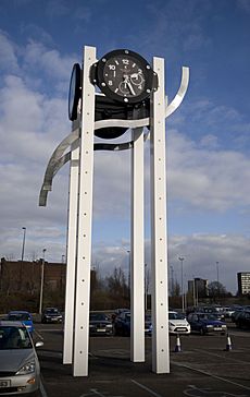 Archivo:Old Trafford clock