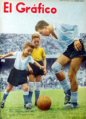 Archivo:Orestes Omar Corbatta (Racing) - El Gráfico 2061