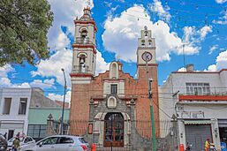 Archivo:Parroquia de la Soledad