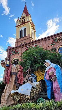 Archivo:Pesebre de Navidad en la ciudad de Capioví, Provincia de Misiones, Argentina (25 de diciembre de 2024)