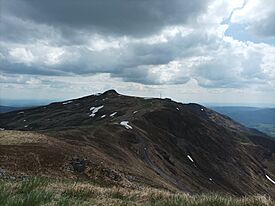 Plomb du Cantal depuis le puy du Rocher.jpg