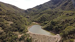 Archivo:Represa de Huasapampa
