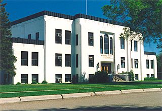 Roosevelt County MT Courthouse.jpg