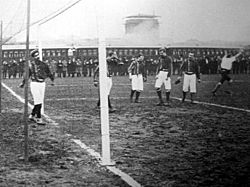 Archivo:Rosario Athletic vs CURCC Montevideo (1904)
