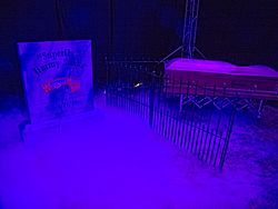 Archivo:The Undertaker's Graveyard Jimmy Superfly Snuka