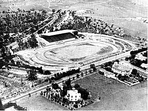 Archivo:Tunis - Stade Municipal Géo André