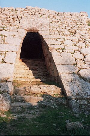 Archivo:UgaritPorta