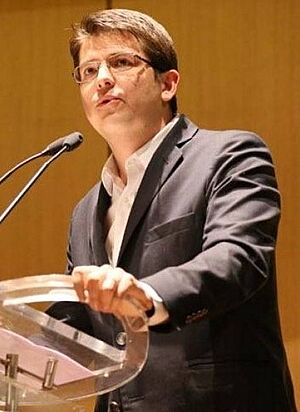 Archivo:Uribe Turbay