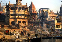 Archivo:Varanasi cremation