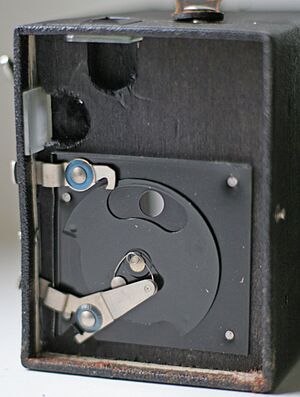 Archivo:Agfa Box Verschluss offen