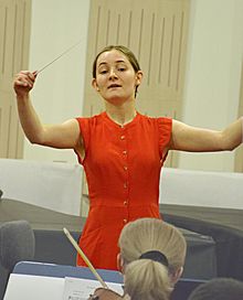 Alma Deutscher - in rehearsal (2022).jpg