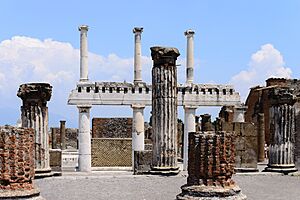 Archivo:Ancient Roman Pompeii - Pompeji - Campania - Italy - July 10th 2013 - 31
