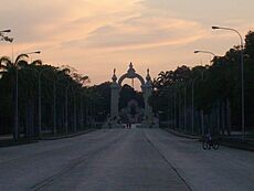 Archivo:Arco de Carabobo, Valencia