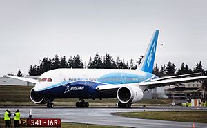Archivo:Boeing 787 first flight taxi turn