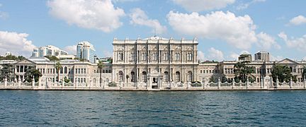 Dolmabahçe Palace (cropped)