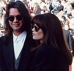 Archivo:Eddie Van Halen and Valerie Bertinelli at the 1991 Emmy Awards