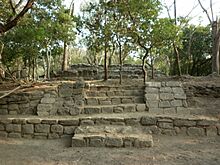 Escalera que accede al Templo C-1 de Iglesia Vieja.jpg