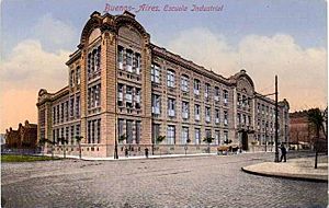 Archivo:Escuela Industrial de la Nación (ca. 1910)