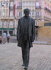 Archivo:Estatua Nicolas Salmeron centro Almeria