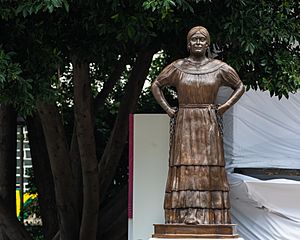 Archivo:Estatua de Leona Vicario en Avenida Reforma