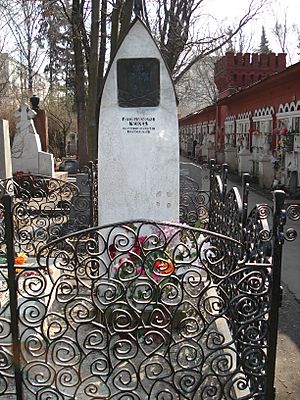 Archivo:Grave of Anton Chekhov 1