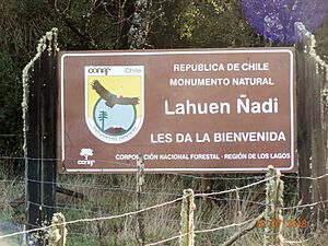 Archivo:Indicación a la entrada del Parque
