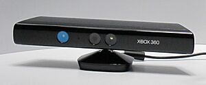 Archivo:Kinect Sensor at E3 2010 (front)