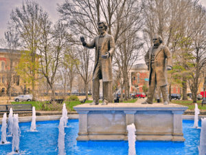 Archivo:Lincoln vs Douglas Debate Memorial - Washington Park Historic District-Ottawa Illinois