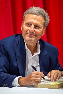 NBF2024-david-baldacci.jpg