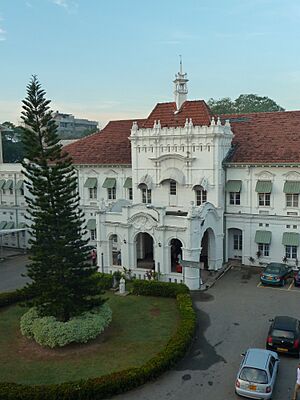 Archivo:National Hospital Colombo - panoramio
