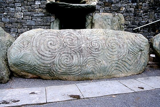 Newgrange piedra de entrada